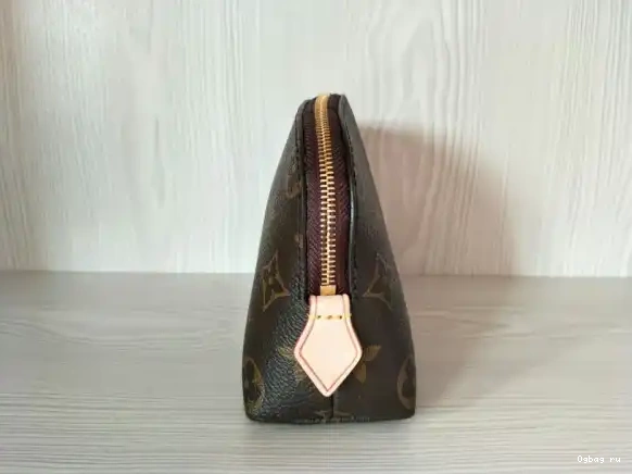 COSMETIC VUITTON LOUIS POUCH 0606